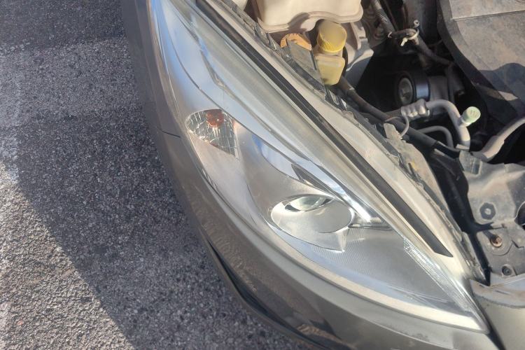 Used Mazda 5 2011 2.0L Automatic Comfort Edition Right Front Headlight