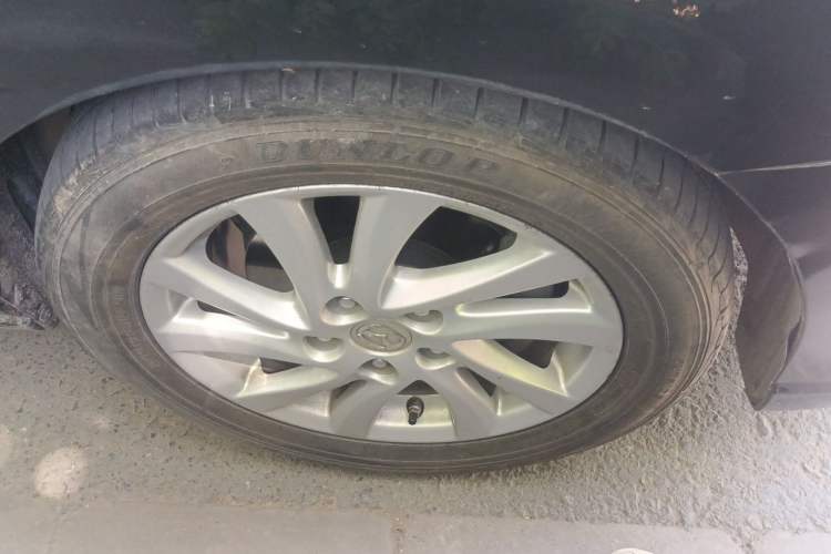 Used Mazda 5 2011 2.0L Manual Comfort Edition Right Front Wheel Hub