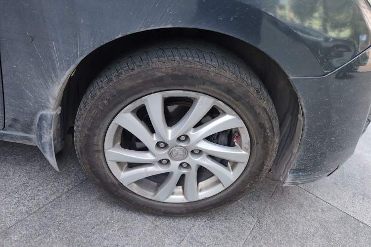 Used Mazda 5 2011 2.0L Manual Comfort Edition Right Front Wheel Hub