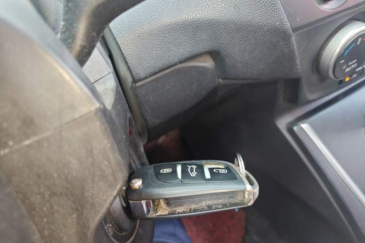Used Mazda 5 2011 2.0L Automatic Comfort Edition Vehicle Key