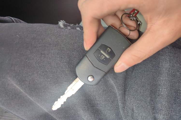 Used Mazda 5 2011 2.0L Automatic Comfort Edition Vehicle Key