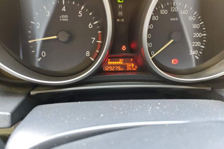Used Mazda 5 2011 2.0L Automatic Comfort Edition Odometer Close Up