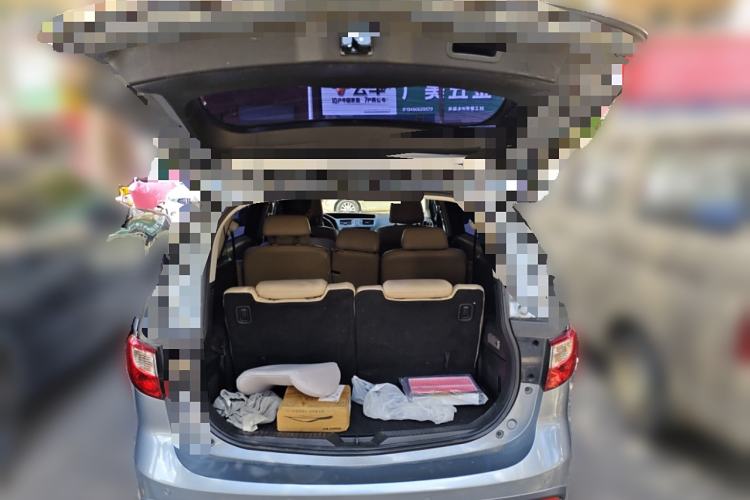 Used Mazda 5 2011 2.0L Automatic Comfort Edition Trunk