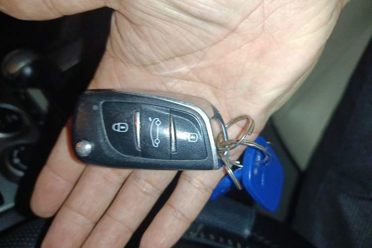 Used Mazda 5 2011 2.0L Automatic Comfort Edition Vehicle Key