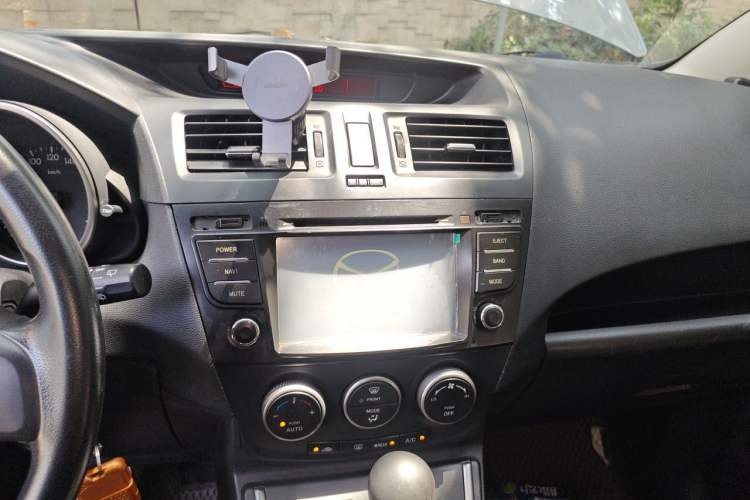 Used Mazda 5 2011 2.0L Automatic Comfort Edition Audio And AC Panel