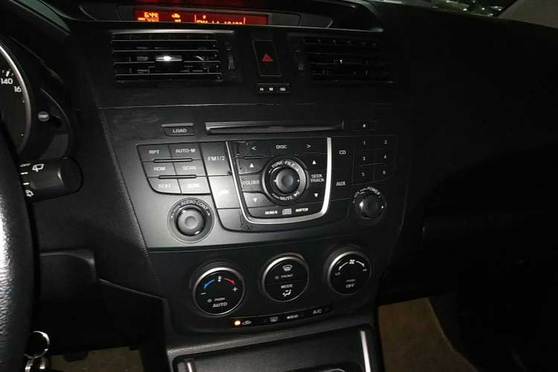 Used Mazda 5 2011 2.0L Manual Comfort Edition Audio And AC Panel