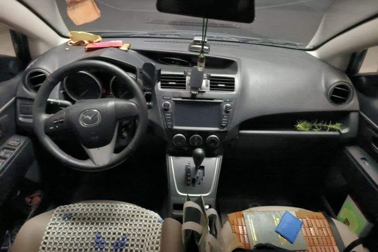 Used Mazda 5 2011 2.0L Automatic Comfort Edition Center Console