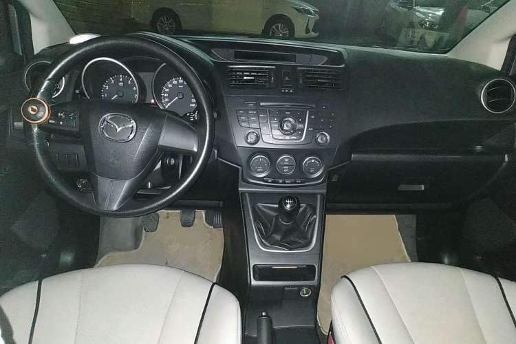 Used Mazda 5 2011 2.0L Manual Comfort Edition Center Console
