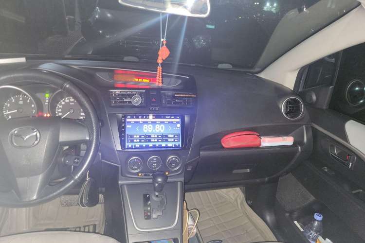Used Mazda 5 2011 2.0L Automatic Comfort Edition Center Console