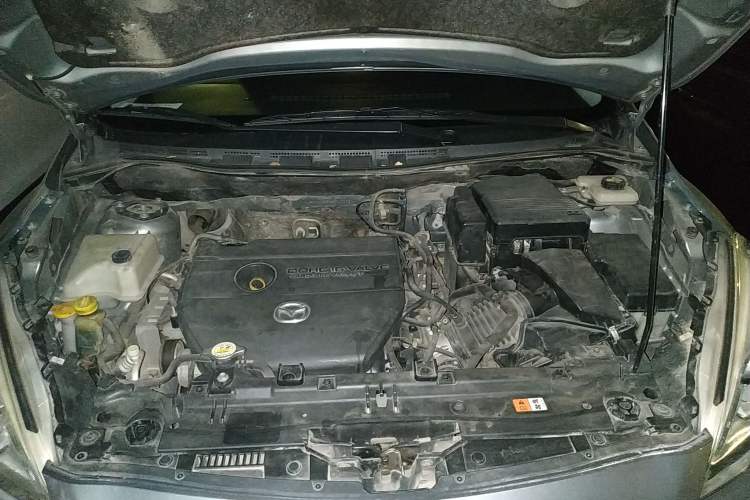 Used Mazda 5 2011 2.0L Manual Comfort Edition Engine Bay