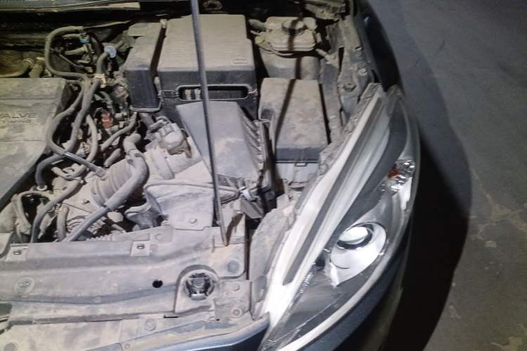 Used Mazda 5 2011 2.0L Manual Comfort Edition Engine Bay Left