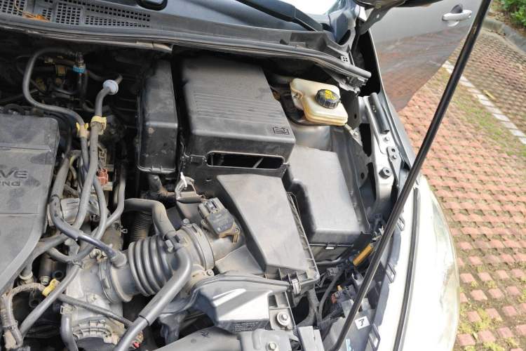 Used Mazda 5 2011 2.0L Automatic Comfort Edition Engine Bay Left