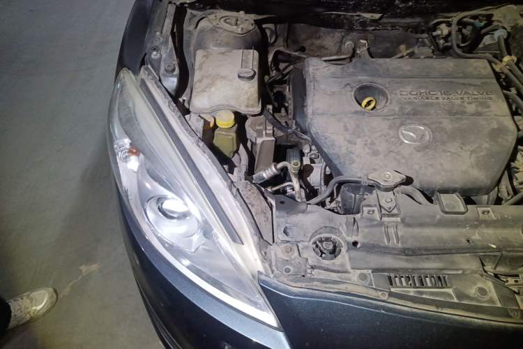Used Mazda 5 2011 2.0L Manual Comfort Edition Engine Bay Right