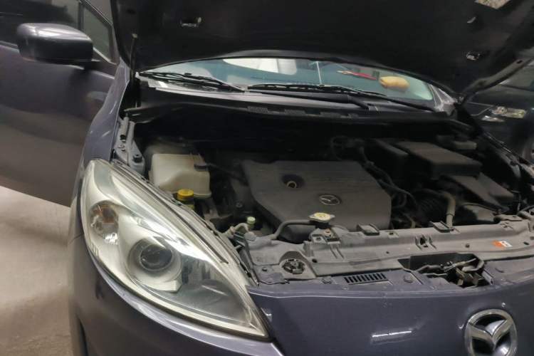 Used Mazda 5 2011 2.0L Automatic Comfort Edition Engine Bay Right