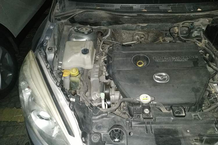 Used Mazda 5 2011 2.0L Manual Comfort Edition Engine Bay Right