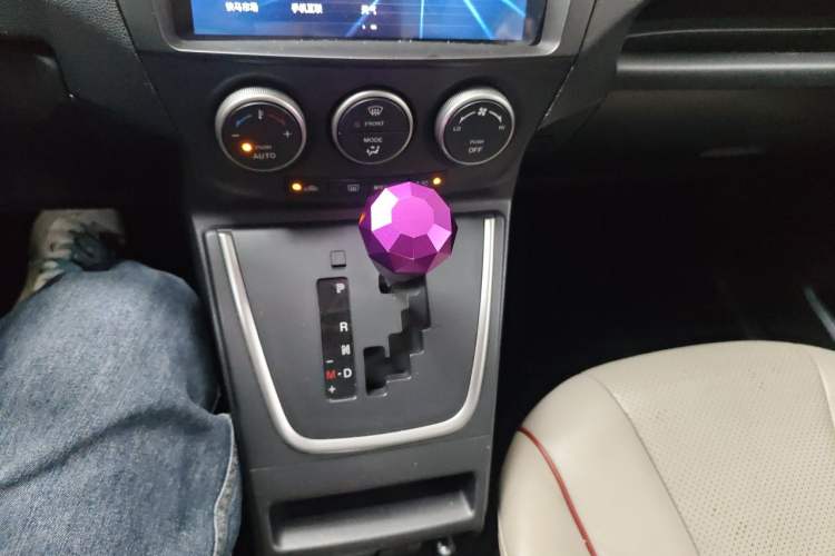 Used Mazda 5 2011 2.0L Automatic Luxury Edition Gear Lever