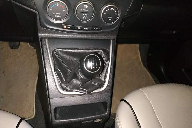 Used Mazda 5 2011 2.0L Manual Comfort Edition Gear Lever