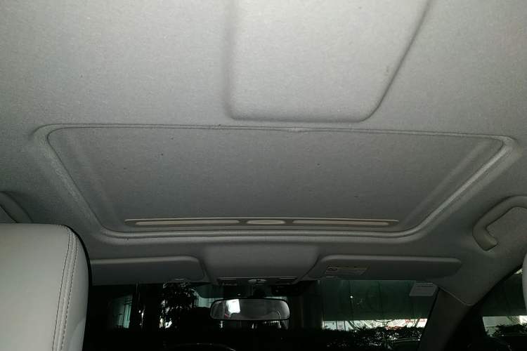 Used Mazda 5 2011 2.0L Manual Comfort Edition Headliner