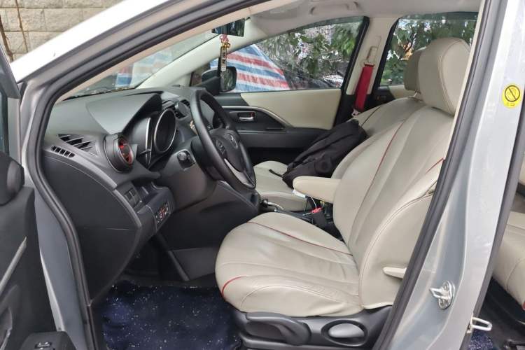 Used Mazda 5 2011 2.0L Automatic Luxury Edition Left Front Seat