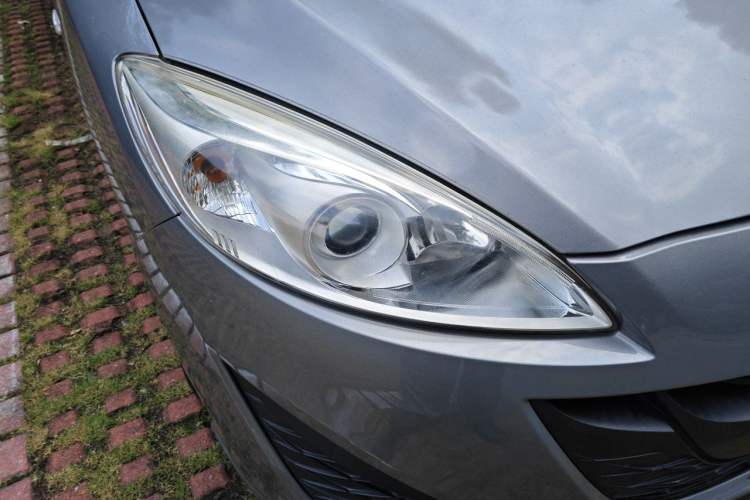 Used Mazda 5 2011 2.0L Automatic Comfort Edition Right Front Headlight