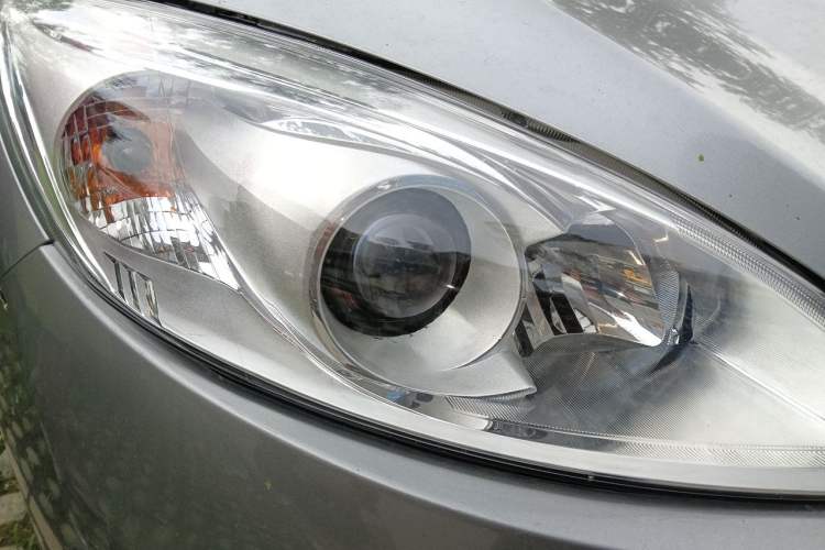 Used Mazda 5 2011 2.0L Automatic Luxury Edition Right Front Headlight