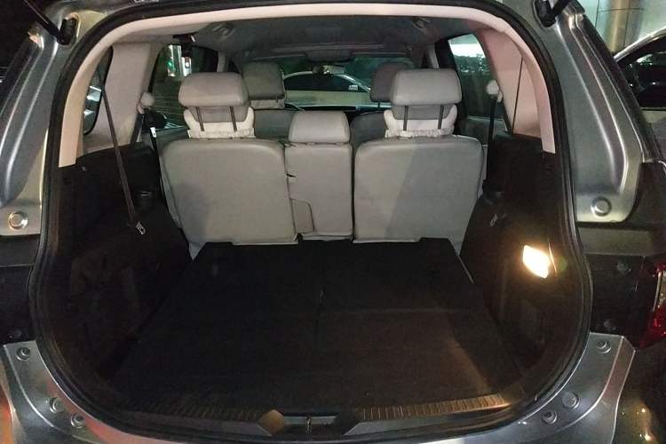 Used Mazda 5 2011 2.0L Manual Comfort Edition Trunk