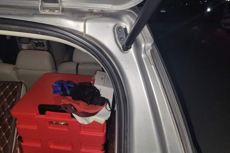 Used Mazda 5 2011 2.0L Automatic Comfort Edition Trunk