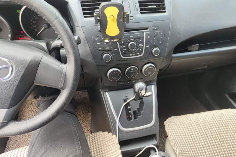 Used Mazda 5 2011 2.0L Automatic Luxury Edition Audio And AC Panel