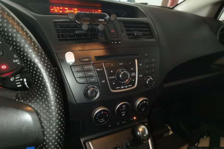 Used Mazda 5 2011 2.0L Automatic Luxury Edition Audio And AC Panel
