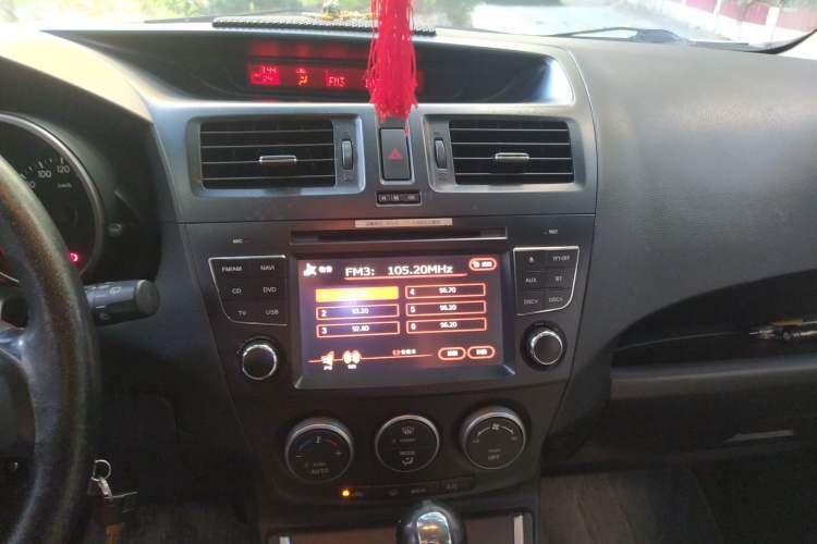 Used Mazda 5 2011 2.0L Automatic Luxury Edition Audio And AC Panel