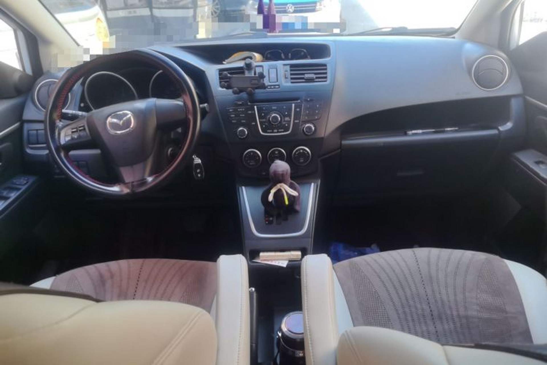 Used Mazda 5 2011 2.0L Automatic Comfort Edition Center Console