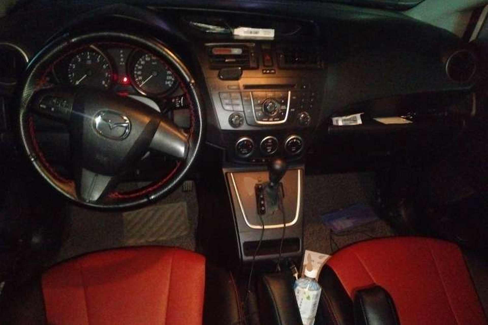 Used Mazda 5 2011 2.0L Automatic Comfort Edition Center Console