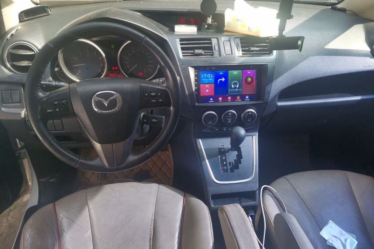 Used Mazda 5 2011 2.0L Automatic Comfort Edition Center Console