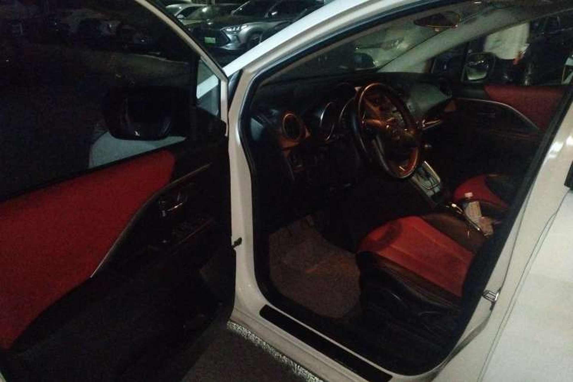 Used Mazda 5 2011 2.0L Automatic Comfort Edition Driver Seat