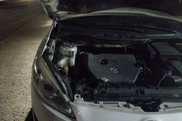 Used Mazda 5 2011 2.0L Automatic Comfort Edition Engine Bay Right