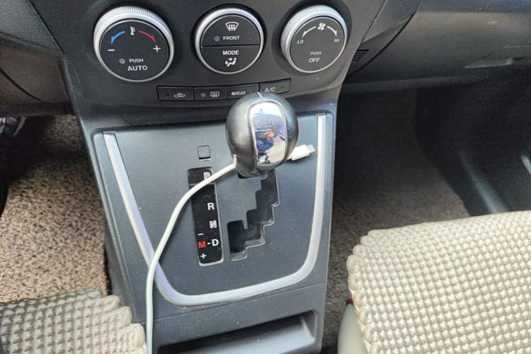 Used Mazda 5 2011 2.0L Automatic Luxury Edition Gear Lever