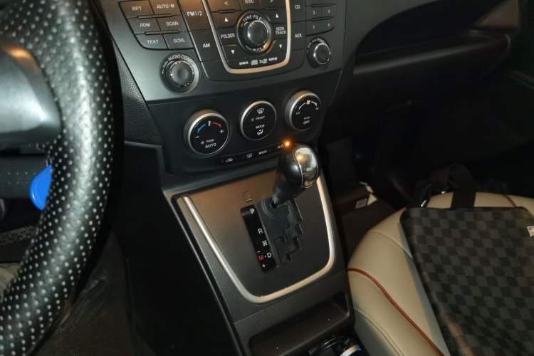 Used Mazda 5 2011 2.0L Automatic Luxury Edition Gear Lever