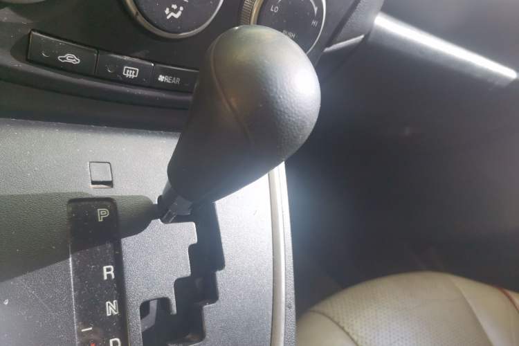 Used Mazda 5 2011 2.0L Automatic Comfort Edition Gear Lever