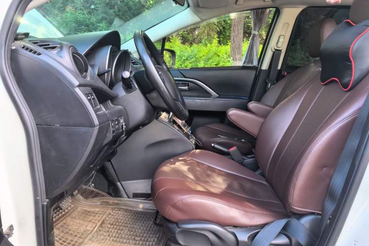 Used Mazda 5 2011 2.0L Automatic Luxury Edition Left Front Seat