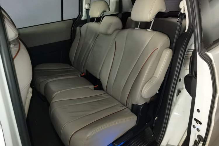 Used Mazda 5 2011 2.0L Automatic Luxury Edition Left Rear Seat