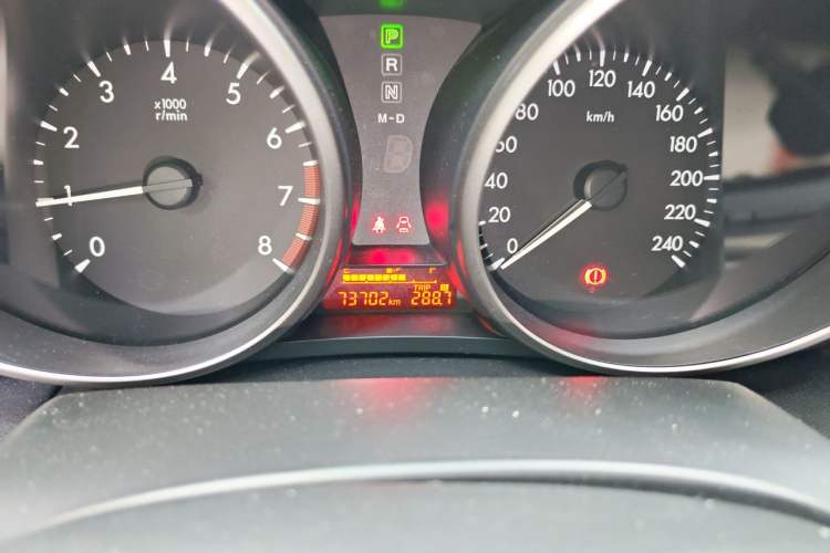 Used Mazda 5 2011 2.0L Automatic Luxury Edition Odometer Close Up