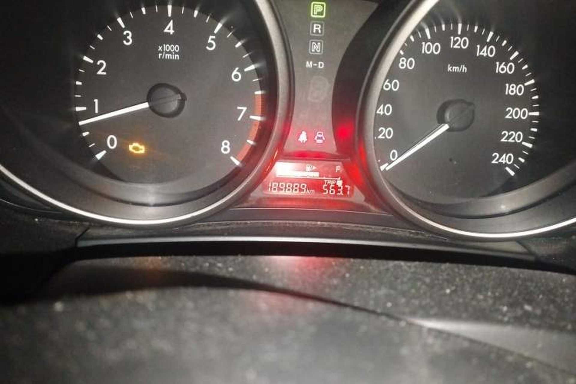 Used Mazda 5 2011 2.0L Automatic Comfort Edition Odometer Close Up