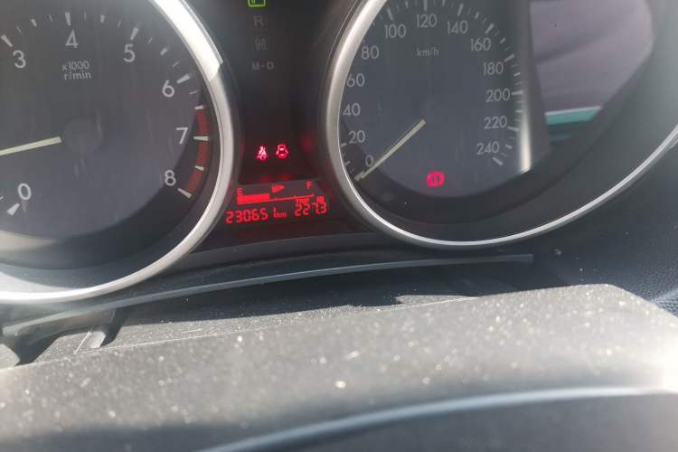 Used Mazda 5 2011 2.0L Automatic Comfort Edition Odometer Close Up