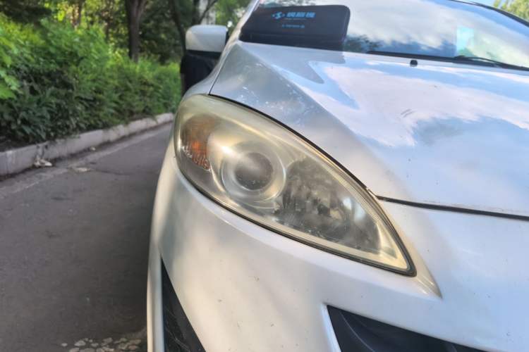 Used Mazda 5 2011 2.0L Automatic Luxury Edition Right Front Headlight