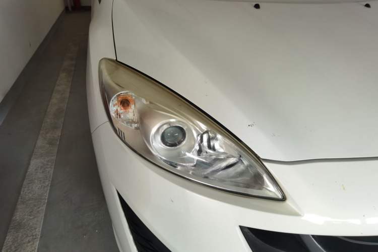 Used Mazda 5 2011 2.0L Automatic Luxury Edition Right Front Headlight