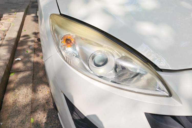 Used Mazda 5 2011 2.0L Automatic Luxury Edition Right Front Headlight