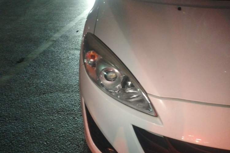 Used Mazda 5 2011 2.0L Automatic Comfort Edition Right Front Headlight