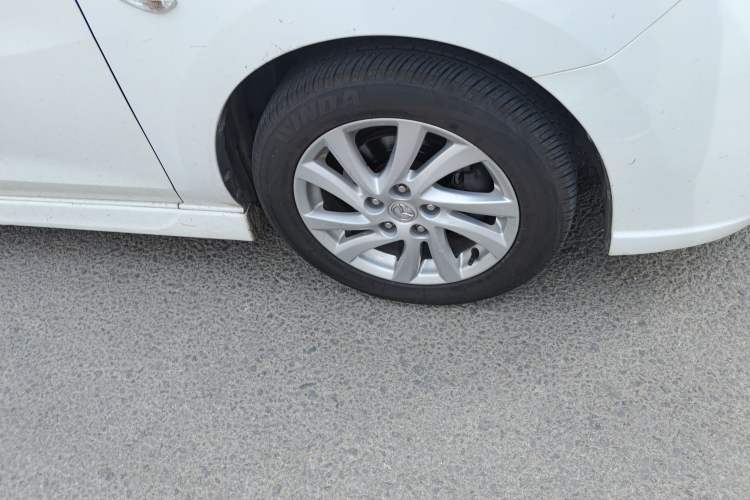 Used Mazda 5 2011 2.0L Automatic Luxury Edition Right Front Wheel Hub