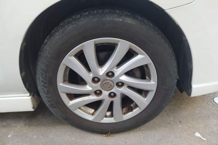 Used Mazda 5 2011 2.0L Automatic Luxury Edition Right Front Wheel Hub