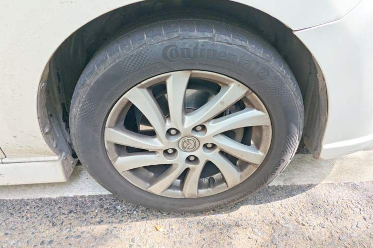 Used Mazda 5 2011 2.0L Automatic Luxury Edition Right Front Wheel Hub
